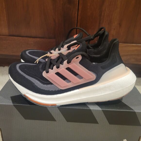 NIB Adidas Ultraboost Light Women's Running Shoes Black Size 6 Gym Workout - Picture 6 of 10
